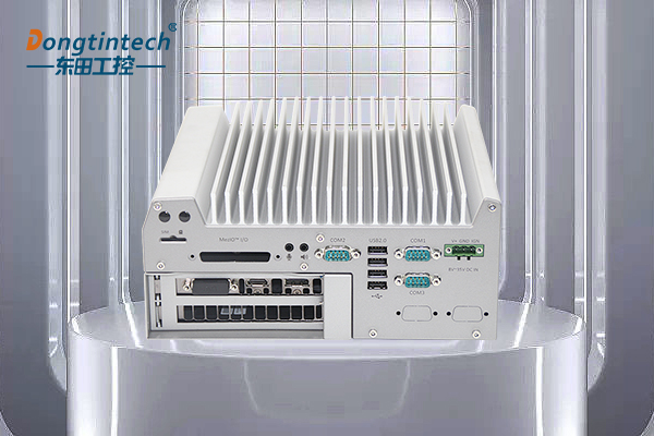 低功耗嵌入式工控机.jpg 低功耗嵌入式工控机.jpg