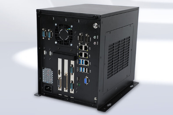 壁挂式工控机.png 壁挂式工控机.png