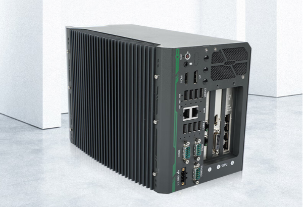 三亿嵌入式工控机.png