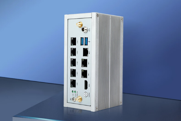 三亿多网口嵌入式工控机.png