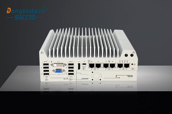 三亿嵌入式无风扇工控机.png 三亿嵌入式无风扇工控机.png