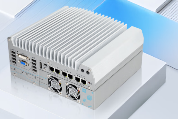 三亿嵌入式无风扇工控机.png 三亿嵌入式无风扇工控机.png